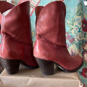 Franco Fortini super soft leather in hard to find cinnamon color!